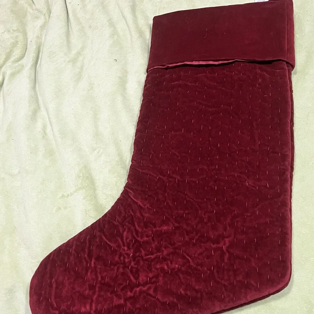 POTTERY BARN CHANNEL QUILTED Red VELVET CHRISTMAS STOCKINGS LARGE new 23